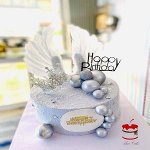 Bánh Sinh Nhật Decor Đôi Cánh Và Vương Miện - MA10